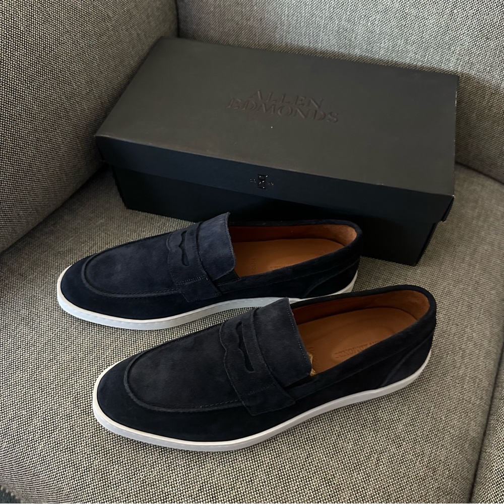 Allen Edmonds Men's Randolph SNK Penny Loafer in Navy